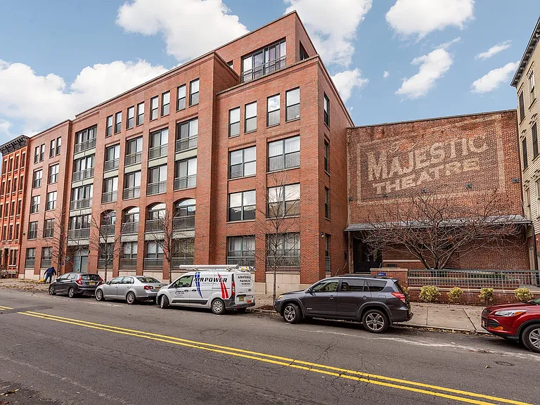 222 Montgomery St #2F — Photo 8