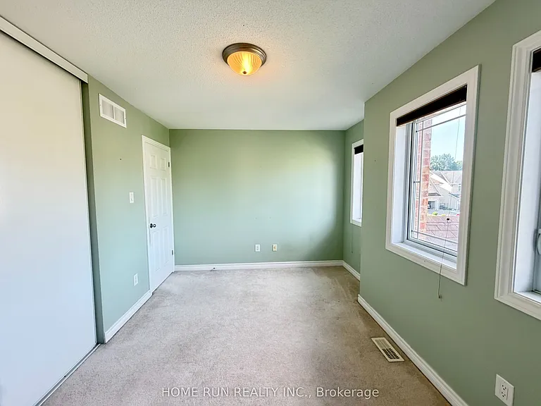 114 Glendore St — Photo 32