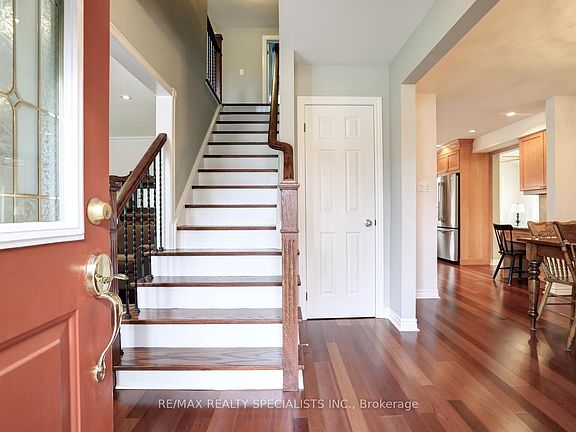 5th image of 2474 Vineland Rd