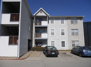 927 Emery Rd APT B102, Lawrence, KS 66044