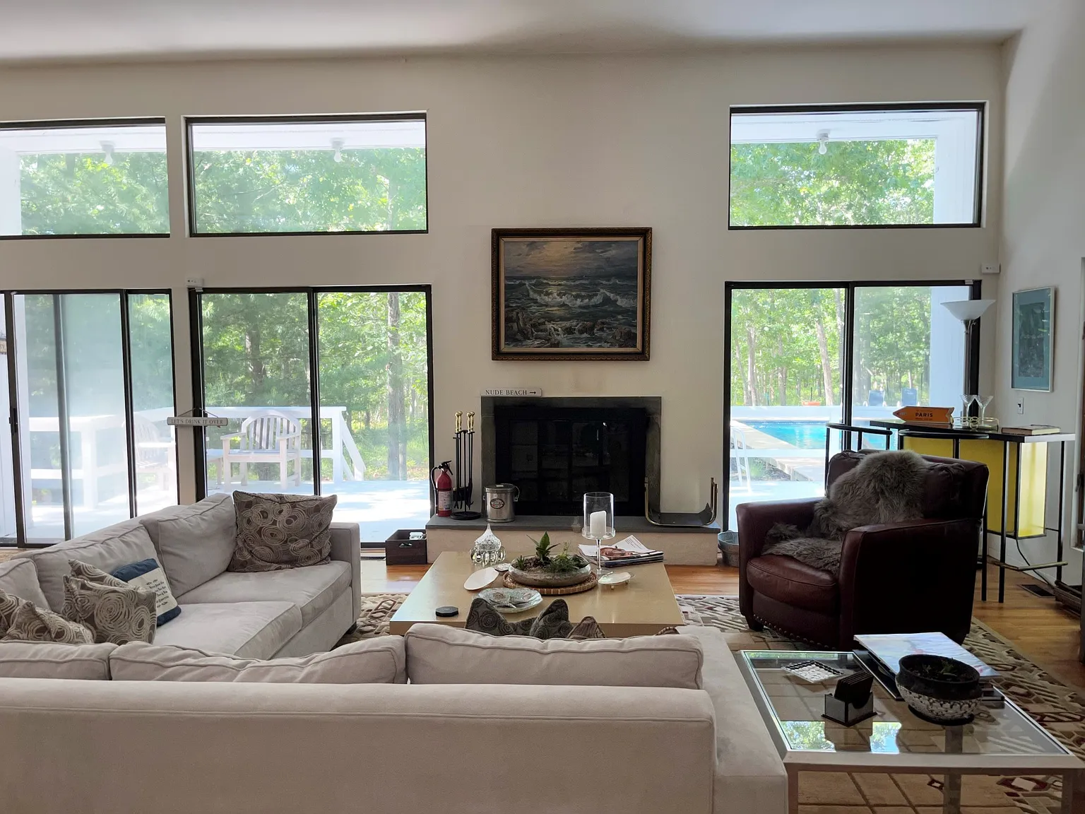Northwest Contemporary Near The Village Of East Hampton — Photo 2