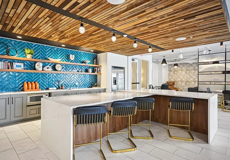 Link Apartments 4th Street — Photo 18