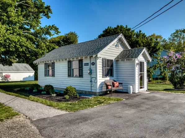 24 Ross Rd #24A, Kennebunk, ME 04043