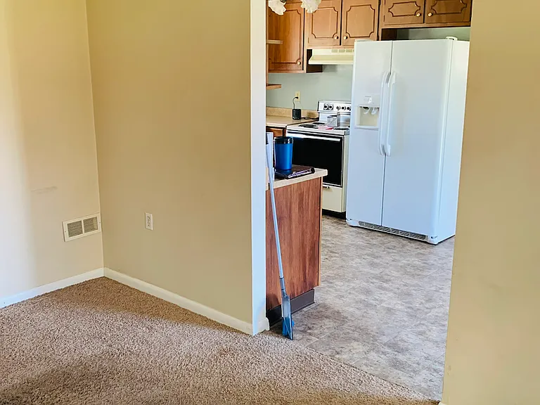 100 Ross Ave — Photo 5