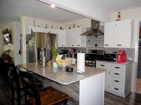4th image of 175 Winslow Dr