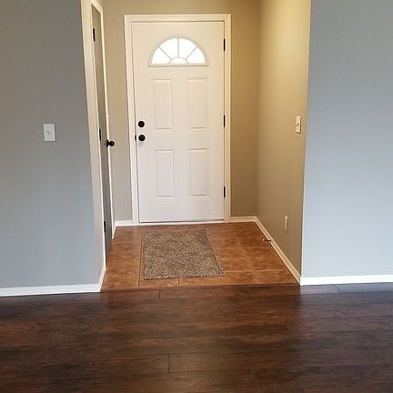 5th image of 1613 S McKinley Ave