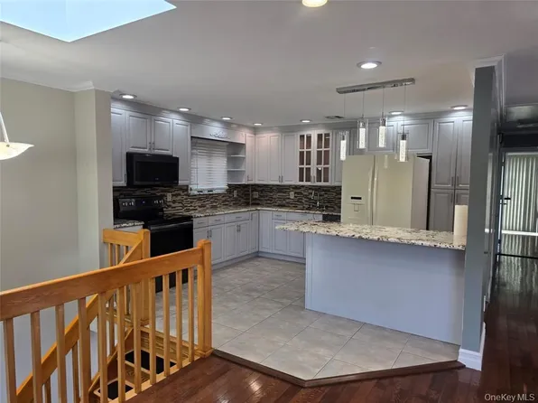 2444 Motor Pkwy, Ronkonkoma, NY 11779