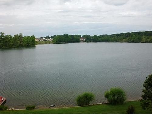 3rd image of 710 Lakes Edge Dr