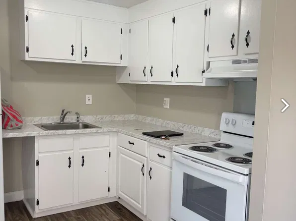 44 Silver Ln, East Hartford, CT