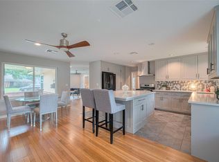 5123 Saxon Dr, Houston, TX 77092