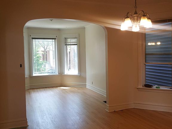 4th image of 3510 N Damen Ave