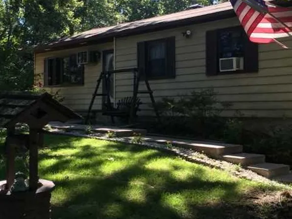 34 Tina Ln, Hopewell Junction, NY 12533