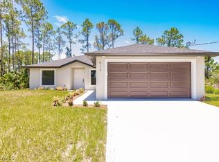513 Trinity St E, Lehigh Acres, FL 33974