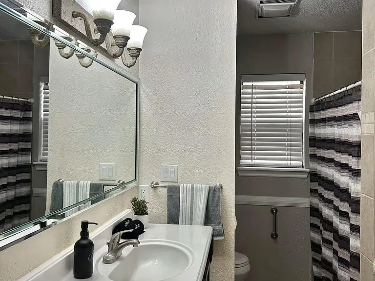 1633 Charles Owens Dr E — Photo 10