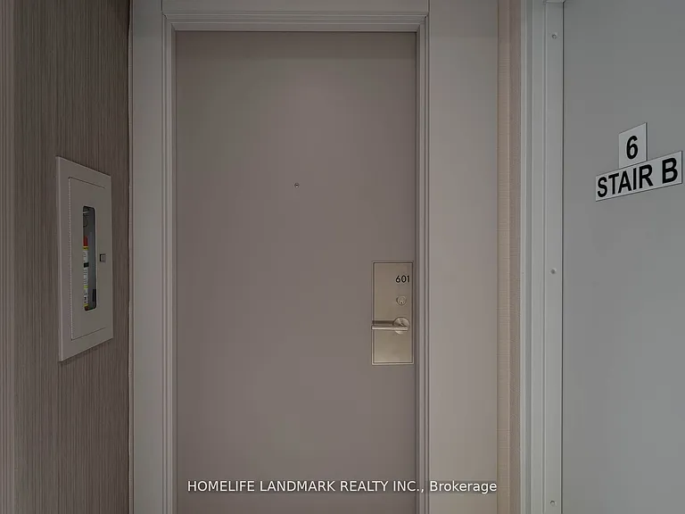 8 Widmer St #601 — Photo 2