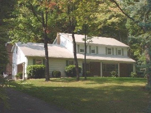 1st image of 8 Glenwood Dr