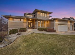 1918 Corinth Dr, Sun Prairie, WI 53590