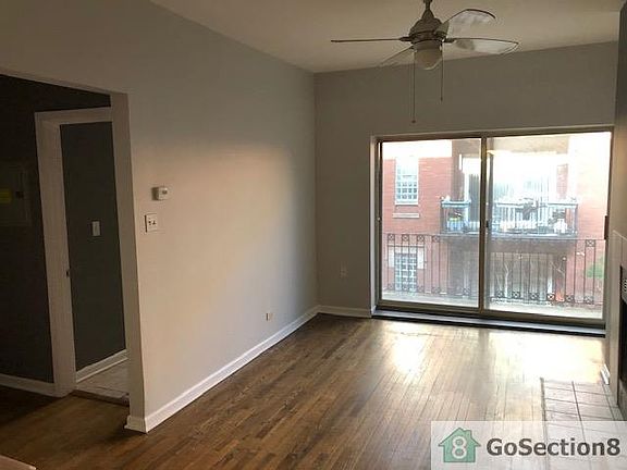 4th image of 5140 S King Dr #B