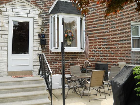 3rd image of 312 Pine St