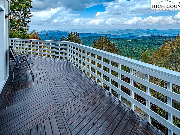 4th image of 206 Pinnacle Ridge Road