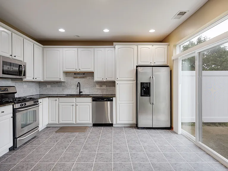 407 Bluegrass Pkwy — Photo 8