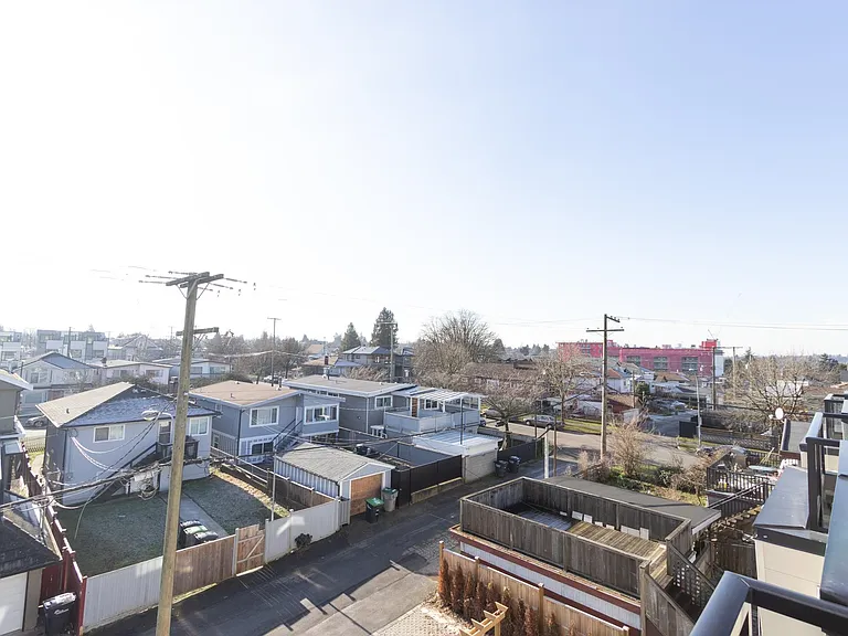 2122 E 32nd Ave #204 — Photo 27