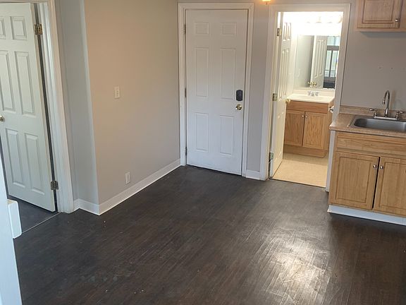 5th image of 34 Grand Ave APT 1A