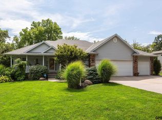 19217 Spyglass Ct, Plattsmouth, NE 68048