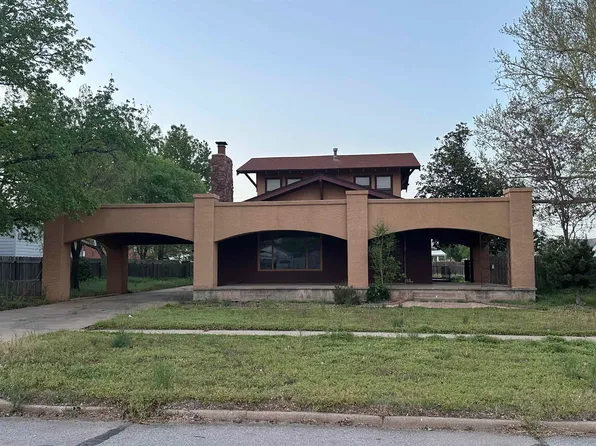 323 E Broadway, Fairview, OK 73737