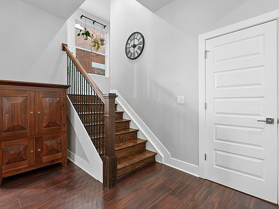 5th image of 866 Oakwood Ave