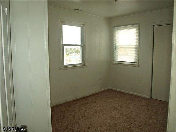5th image of 915 Pleasure Ave