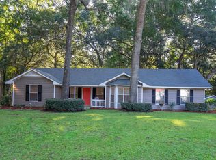 24 Walnut Hill St, Beaufort, SC 29907