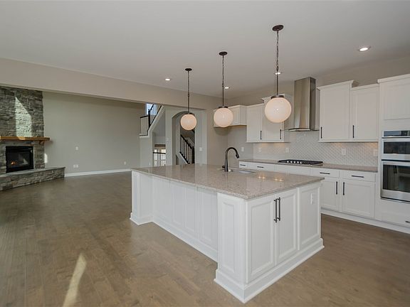 4th image of 7822 Promontory Dr