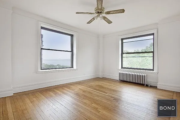 Sold by Bond New York | media 5