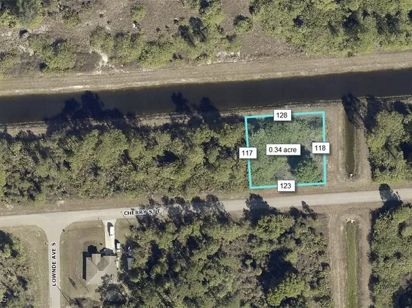 1143 Cherry St E, Lehigh Acres, FL 33974