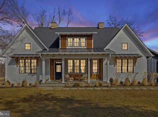 1154 Crofton Ln, Upperville, VA 20184