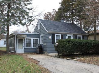 1305 Elm St, St Charles, IL 60174