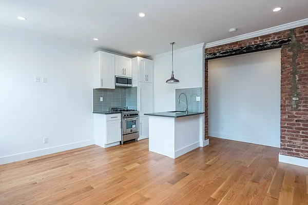 Rented by Nooklyn NYC LLC | media 96