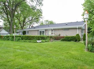 310 Warren Rd, Glenview, IL 60025