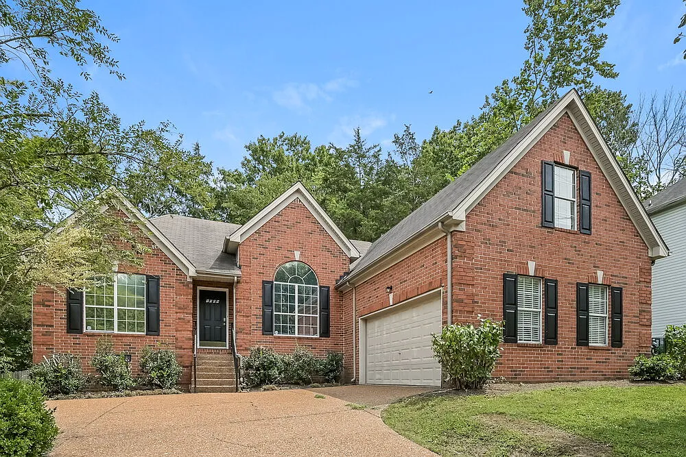 4 bed, 2.0 bath, 2040 sqft, $2,655 — Photo 4