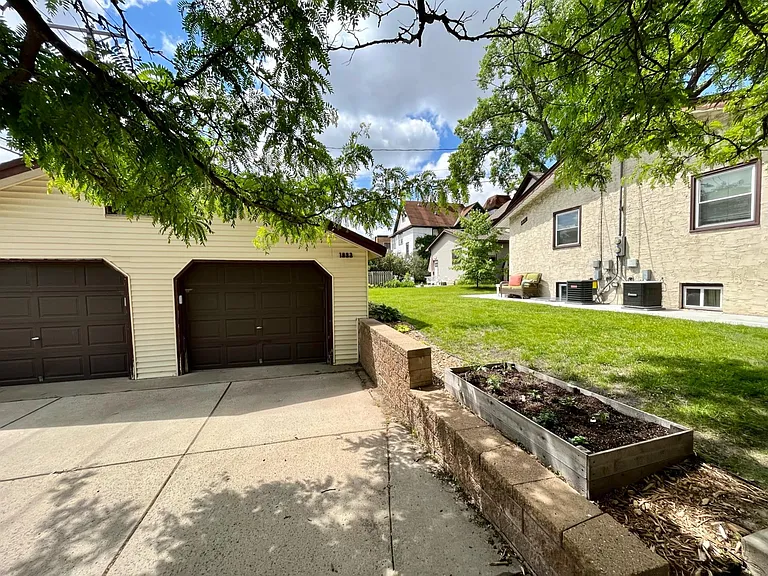 1823 Johnson St NE — Photo 12