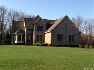 389 Baintree Blvd, Brighton, MI