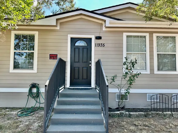 11935 Greenspark Ln, Houston, TX 77044