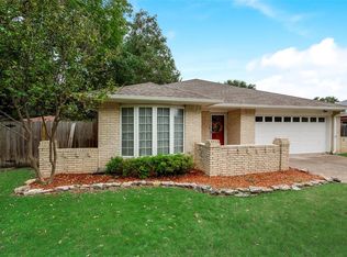 1012 Willow Way, Benbrook, TX 76126