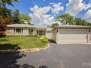 428 W Helen Rd, Palatine, IL 60067