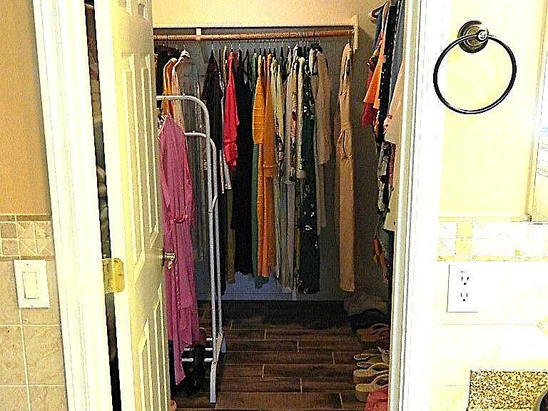 17210 W Elm St — Photo 33