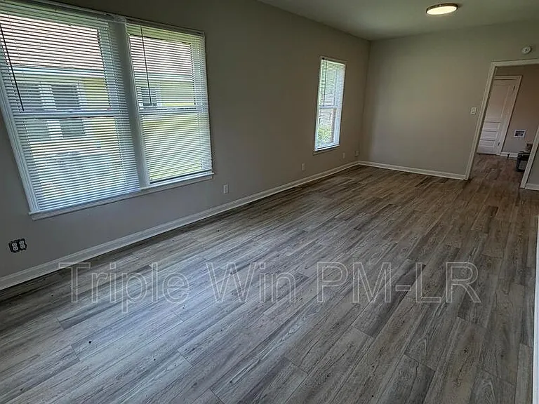 2205 S Martin St — Photo 7