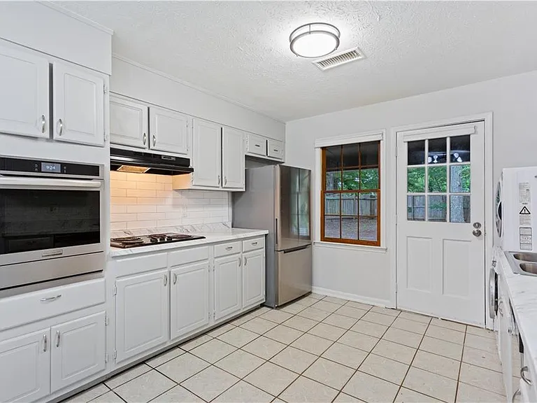 230 Kimberly Way SW — Photo 8