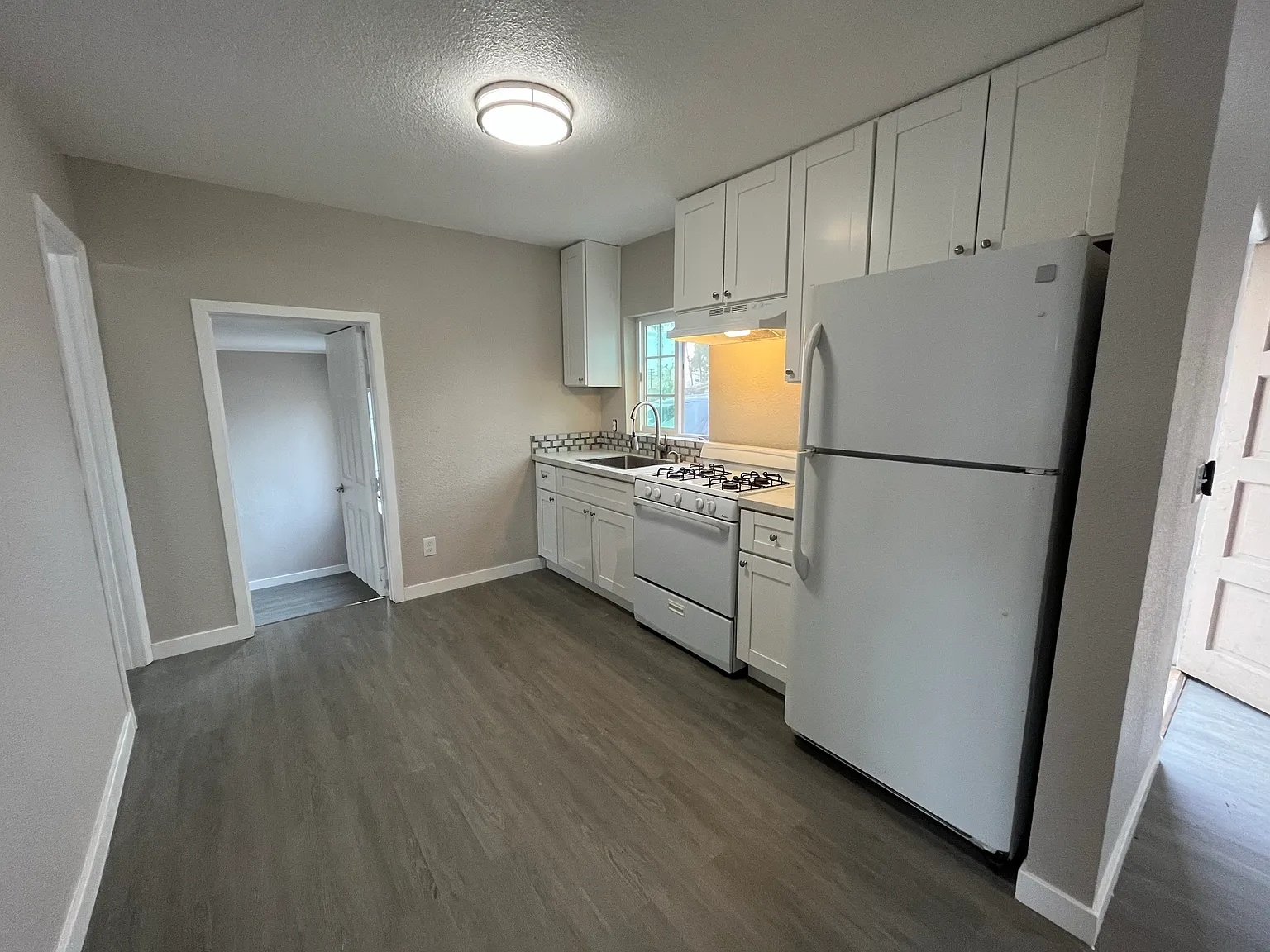 2 bed, 900 sqft, $2,750 — Photo 3