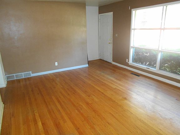 2nd image of 2815 20th Ave